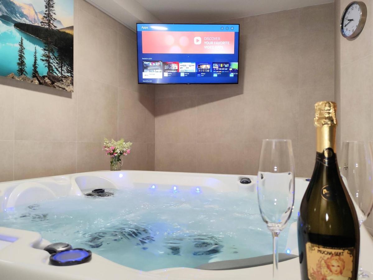 Grand Spa Harrachov - Wellness Luxusni Apartman S Velkou Virivkou, Saunou, Kuchyni A Venkovnim Posezenim V Centru Harrachova Exteriér fotografie