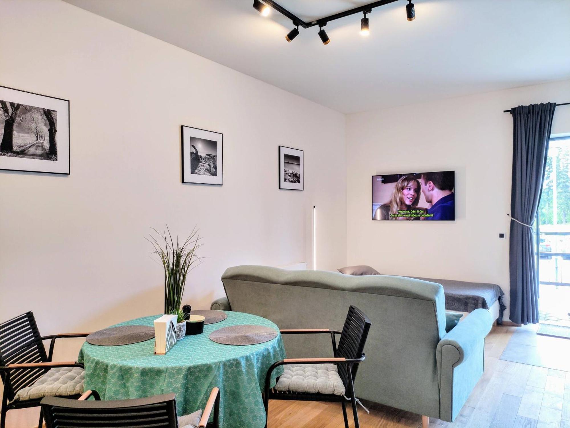 Grand Spa Harrachov - Wellness Luxusni Apartman S Velkou Virivkou, Saunou, Kuchyni A Venkovnim Posezenim V Centru Harrachova Pokoj fotografie